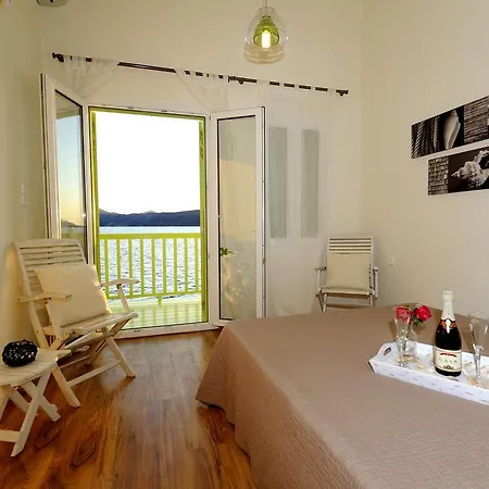 Tsakanos Traditional Sirma